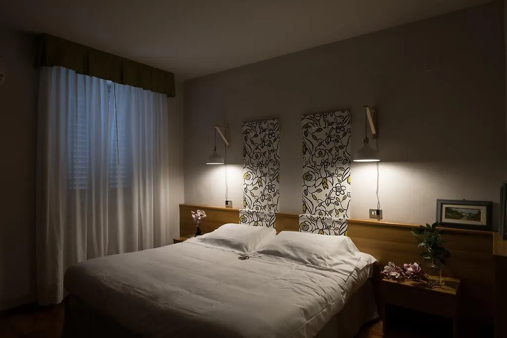 Hotel Colomba Florence 3*,  Italy